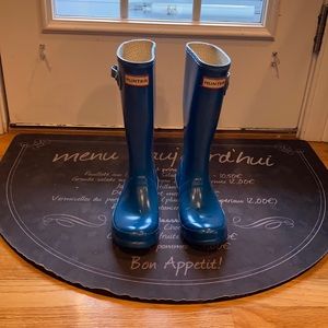 Hunter Boots - EUC - Glossy.  Waterproof.
